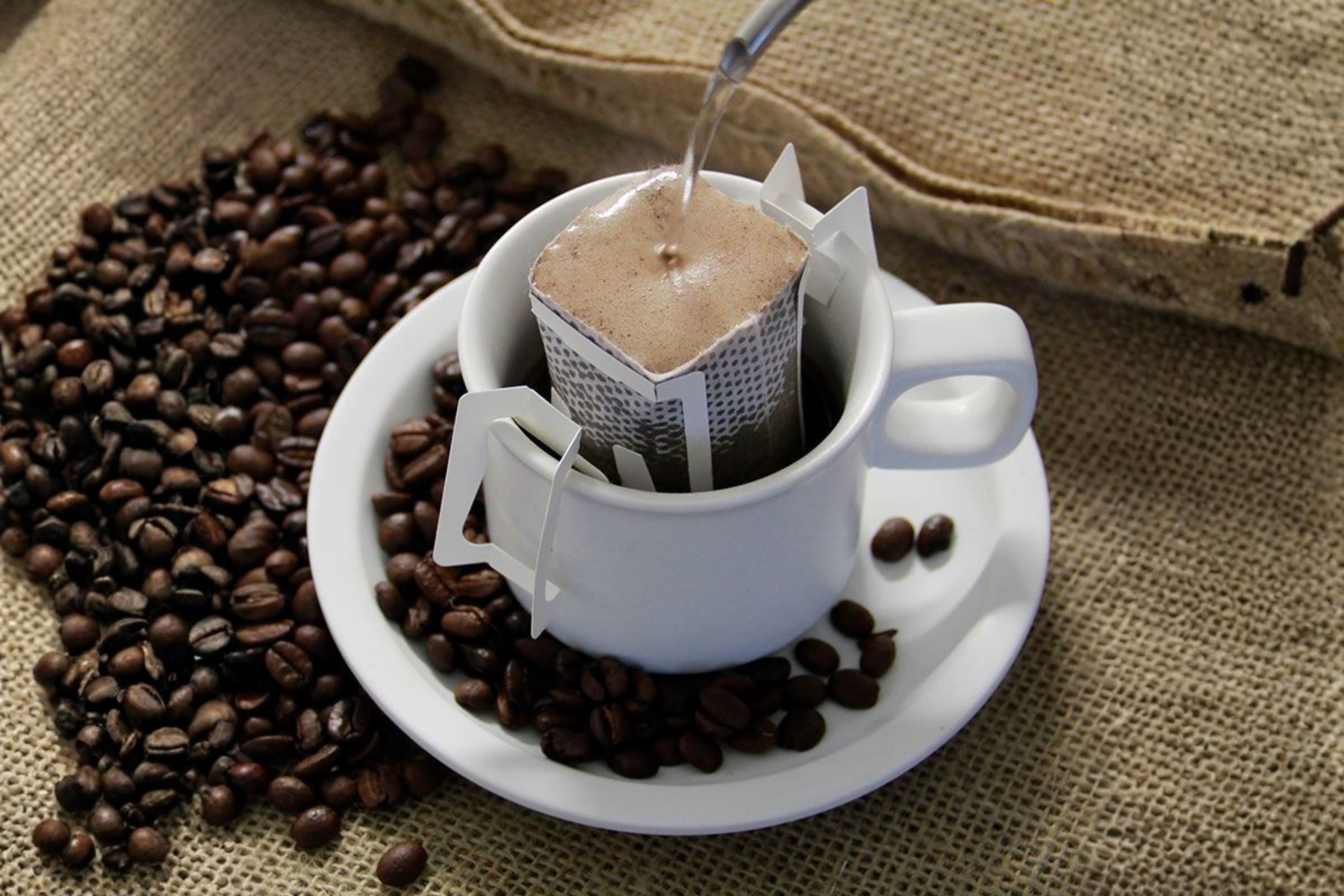 Single-serve drip bag specialty coffee, a practical wedding gift for international guests.
